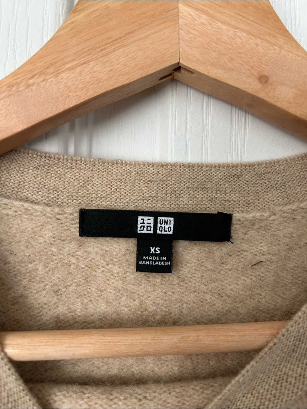 Uniqlo Beige Wool Sweater - Picture 3 of 4